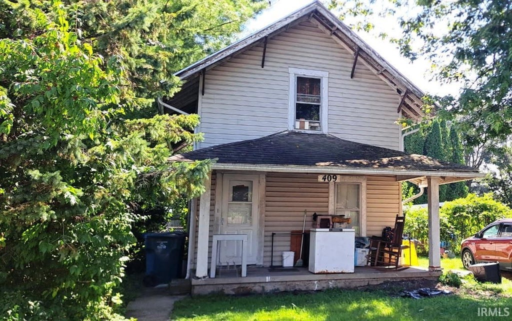 Photo of 409 NW 1St Street, Richmond, IN 47374 (MLS # 202636944)