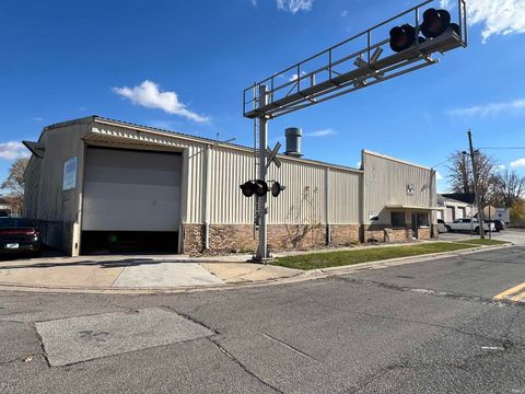 Tiny photo for 714 N Lafountain St, Kokomo, IN 46901 (MLS # 202545263)