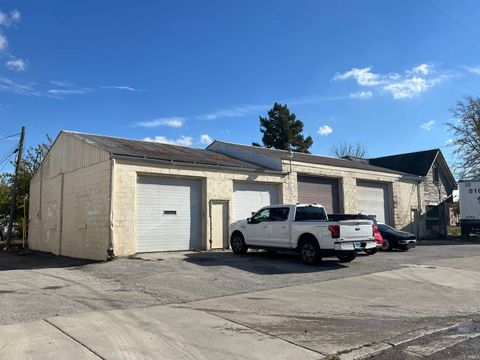 Tiny photo for 714 N Lafountain St, Kokomo, IN 46901 (MLS # 202545263)