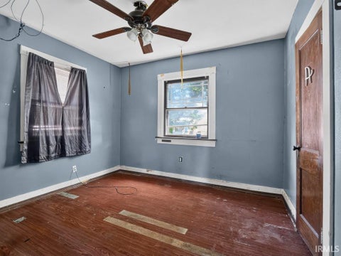 Tiny photo for 2121 Cass Street, Fort Wayne, IN 46808 (MLS # 202635193)