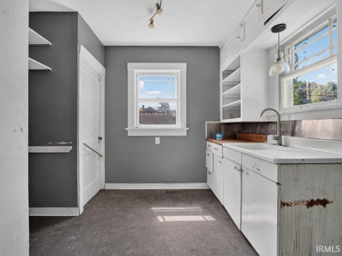 Tiny photo for 2121 Cass Street, Fort Wayne, IN 46808 (MLS # 202635193)