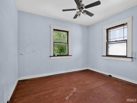 Tiny photo for 2121 Cass Street, Fort Wayne, IN 46808 (MLS # 202635193)