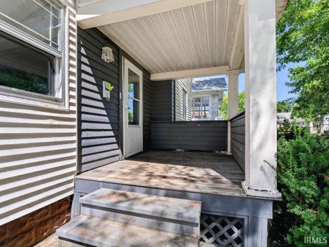 Tiny photo for 2121 Cass Street, Fort Wayne, IN 46808 (MLS # 202635193)