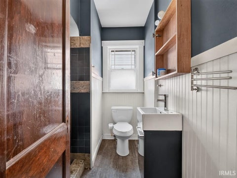 Tiny photo for 2121 Cass Street, Fort Wayne, IN 46808 (MLS # 202635193)