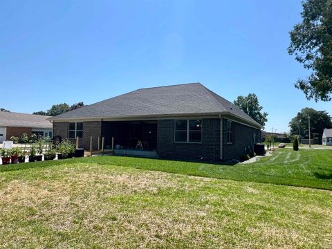 Tiny photo for 814 W Washington Street, Monticello, IN 47960 (MLS # 202627929)