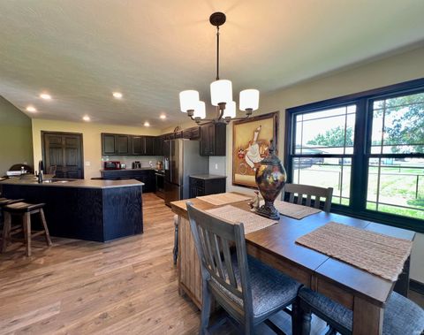 Tiny photo for 814 W Washington Street, Monticello, IN 47960 (MLS # 202627929)