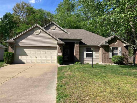 Photo of 8120 Cedar Point Drive, Newburgh, IN 47630 (MLS # 202613968)