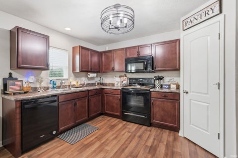 Tiny photo for 1200 E Pittenger Court, Albany, IN 47320 (MLS # 202628565)
