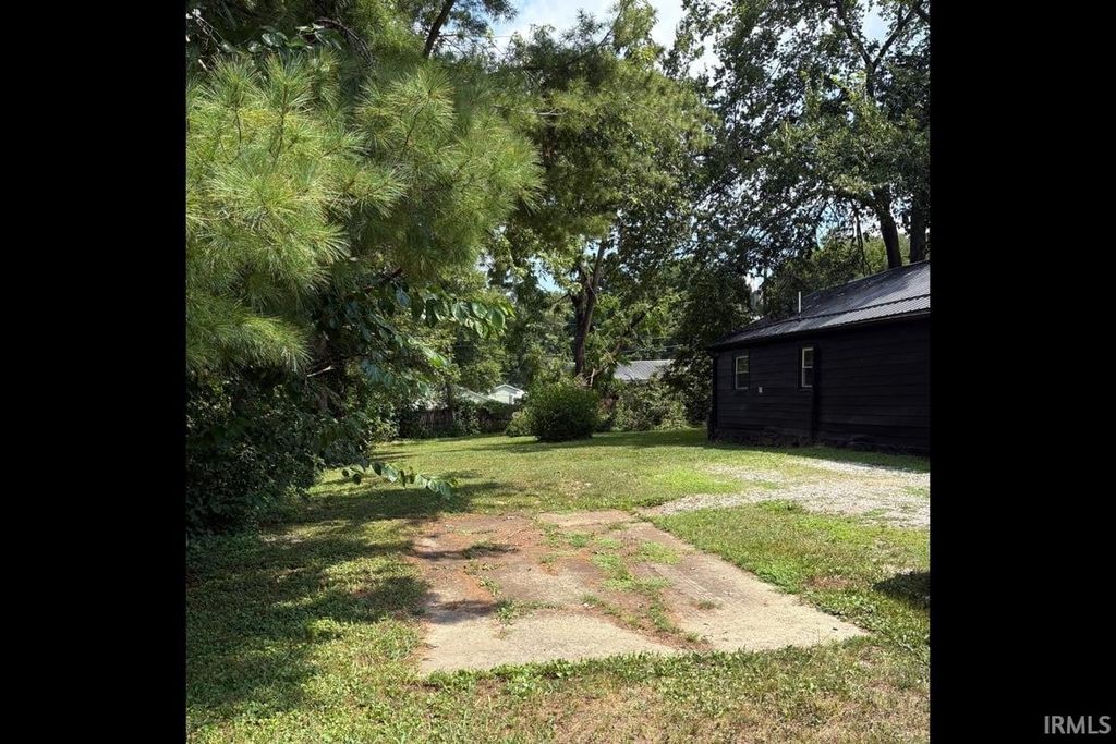 Photo of 1924 S Helfrich Avenue, Evansville, IN 47712 (MLS # 202600417)