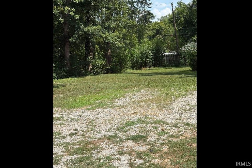 Photo of 1924 S Helfrich Avenue, Evansville, IN 47712 (MLS # 202600417)