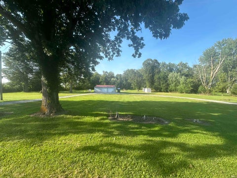 Tiny photo for 10275 E 1075 Road, Galveston, IN 46932 (MLS # 202636079)