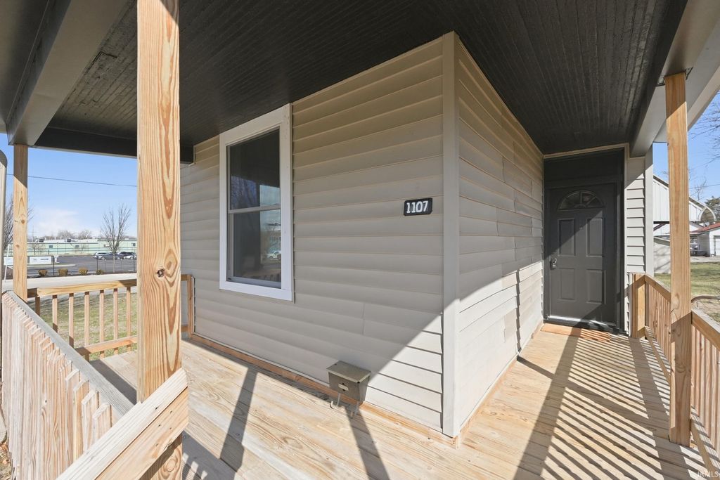 Photo of 1107 Grant Avenue, Fort Wayne, IN 46803 (MLS # 202613043)