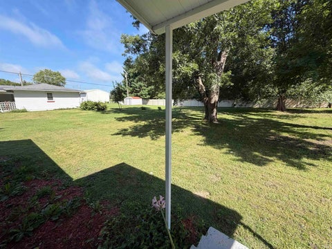 Tiny photo for 402 W College Avenue, Morocco, IN 47963 (MLS # 202631710)