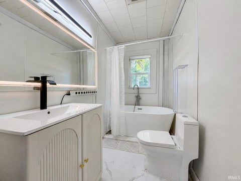 Tiny photo for 402 W College Avenue, Morocco, IN 47963 (MLS # 202631710)