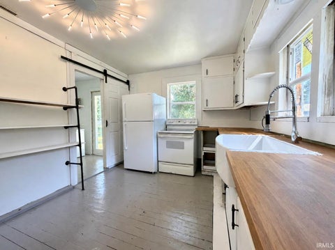 Tiny photo for 402 W College Avenue, Morocco, IN 47963 (MLS # 202631710)