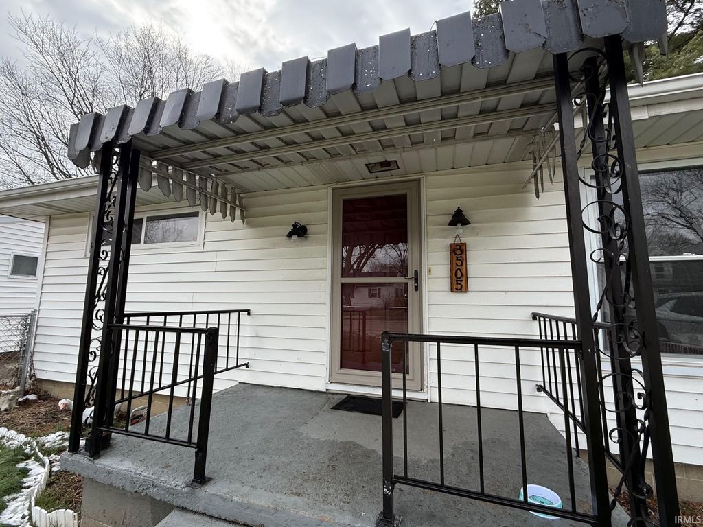 Photo of 3505 S Ebright Avenue, Muncie, IN 47302 (MLS # 202609003)