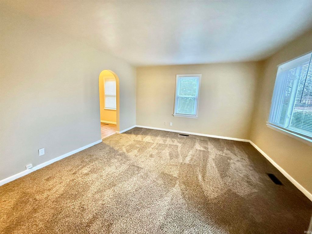 Photo of 1909 Taylor Avenue, Evansville, IN 47714 (MLS # 202547304)