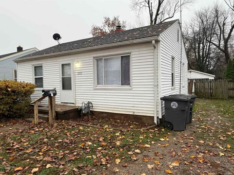 Photo of 1909 Taylor Avenue, Evansville, IN 47714 (MLS # 202547304)