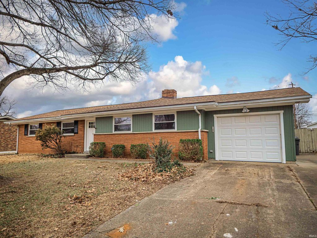 Photo of 3900 E Diamond Avenue, Evansville, IN 47715 (MLS # 202549162)