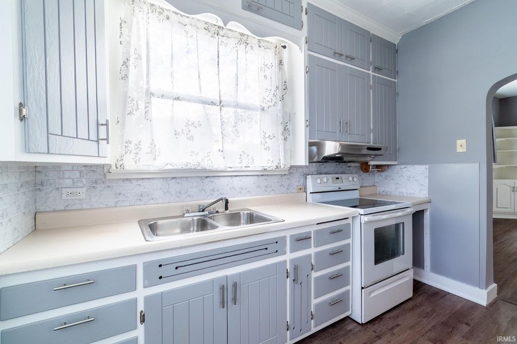 Photo of 1135 Summit Street, New Haven, IN 46774 (MLS # 202541307)