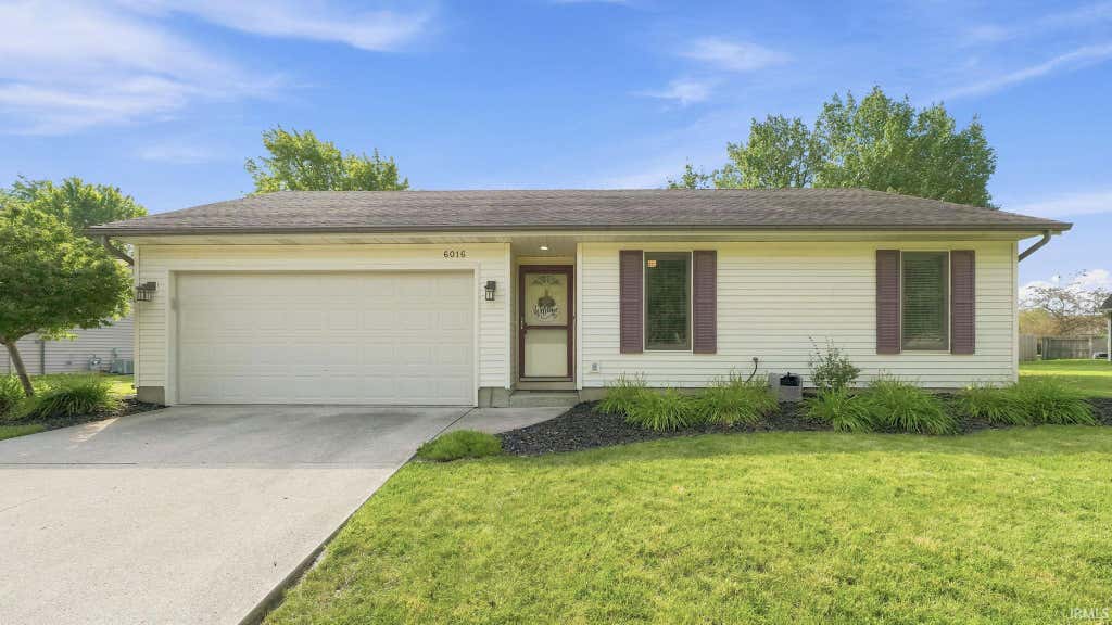 Photo of 6016 Bellingham Lane, Fort Wayne, IN 46835 (MLS # 202627470)