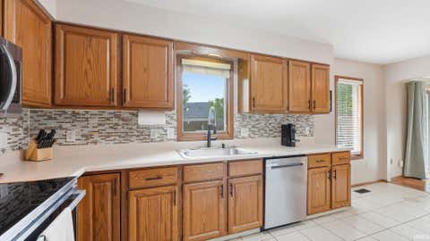 Tiny photo for 6016 Bellingham Lane, Fort Wayne, IN 46835 (MLS # 202627470)