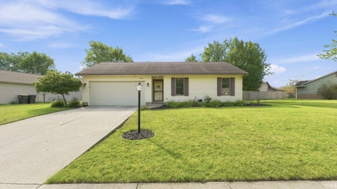 Tiny photo for 6016 Bellingham Lane, Fort Wayne, IN 46835 (MLS # 202627470)