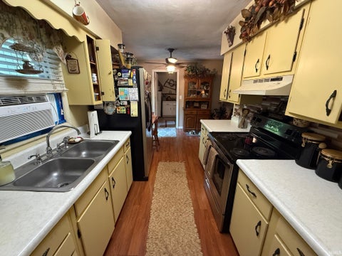 Tiny photo for 5021 N Brummetts Creek Road, Bloomington, IN 47408 (MLS # 202636064)