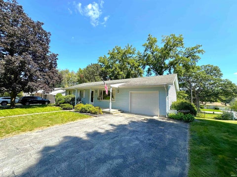 Photo of 1107 Maxwell Avenue, Monticello, IN 47960 (MLS # 202635857)