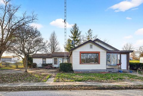 Photo of 960 Stevens Street, Mitchell, IN 47446 (MLS # 202549506)