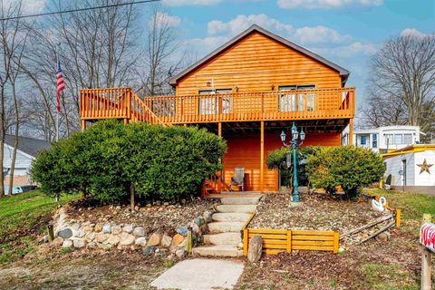 Photo of 6034 N Lakeshore Drive, Macy, IN 46951 (MLS # 202538464)