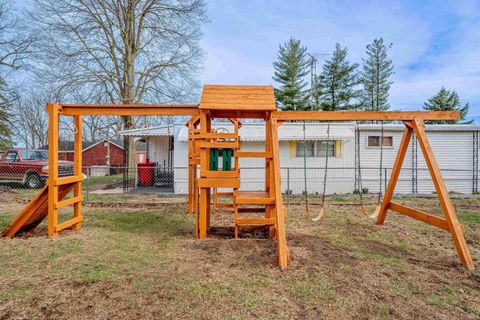 Tiny photo for 6034 N Lakeshore Drive, Macy, IN 46951 (MLS # 202538464)