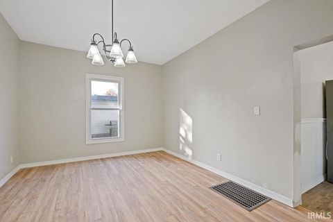 Tiny photo for 507 N Webster Street, Kokomo, IN 46901 (MLS # 202543663)