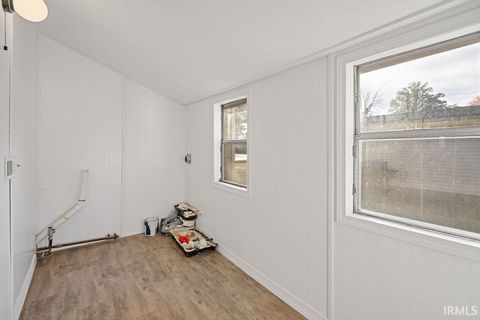 Tiny photo for 507 N Webster Street, Kokomo, IN 46901 (MLS # 202543663)