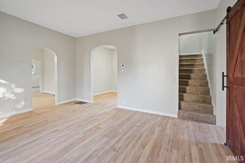 Tiny photo for 507 N Webster Street, Kokomo, IN 46901 (MLS # 202543663)