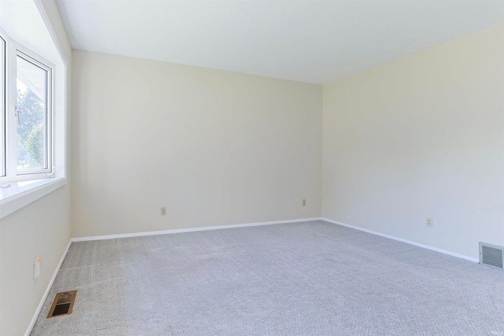 Photo of 2934 Colonial Drive, Mishawaka, IN 46544 (MLS # 202633601)