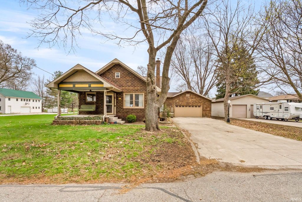 Photo of 201 S River Road, North Manchester, IN 46962 (MLS # 202611370)