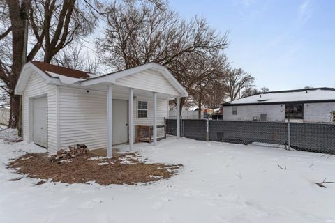 Tiny photo for 718 E Walnut Street, Greentown, IN 46936 (MLS # 202603848)