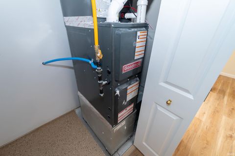 Tiny photo for 1107 Edwardsburg Ave, Elkhart, IN 46514 (MLS # 202601417)