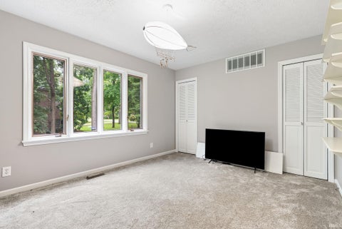 Tiny photo for 1177 N Shagbark Drive, Warsaw, IN 46582 (MLS # 202633699)