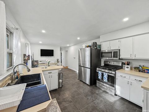 Tiny photo for 1015 S 23rd Street, Lafayette, IN 47905 (MLS # 202614873)