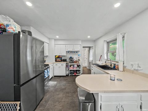 Tiny photo for 1015 S 23rd Street, Lafayette, IN 47905 (MLS # 202614873)