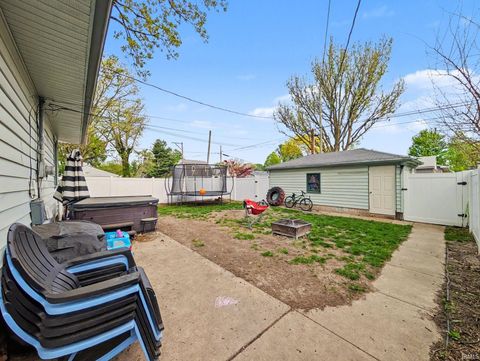 Tiny photo for 1015 S 23rd Street, Lafayette, IN 47905 (MLS # 202614873)