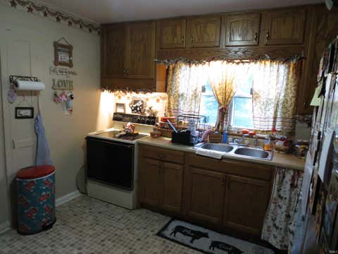 Tiny photo for 28 W Albert Street, Peru, IN 46970 (MLS # 202631991)