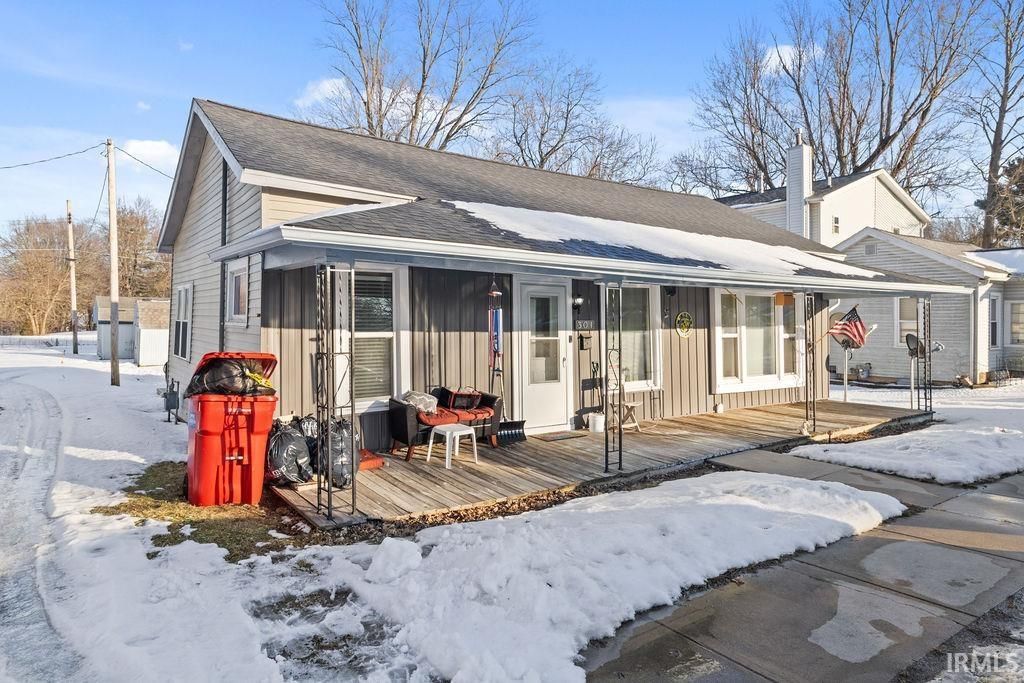 Photo of 301 S Washington Street, Pierceton, IN 46582 (MLS # 202604867)