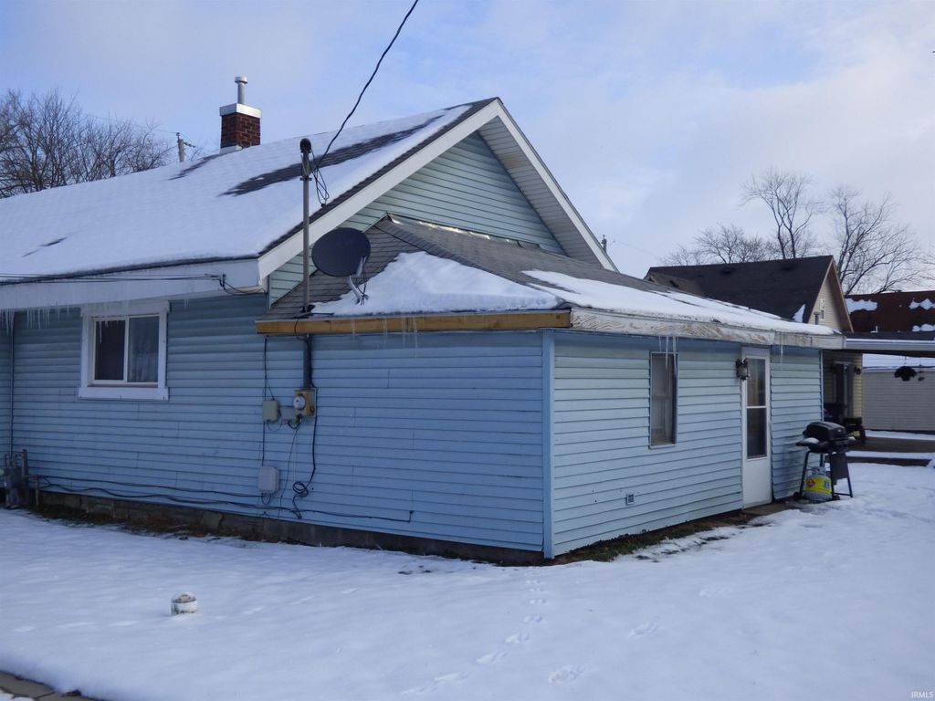 Photo of 1159 W Mcclurg Street, Frankfort, IN 46041 (MLS # 202548338)