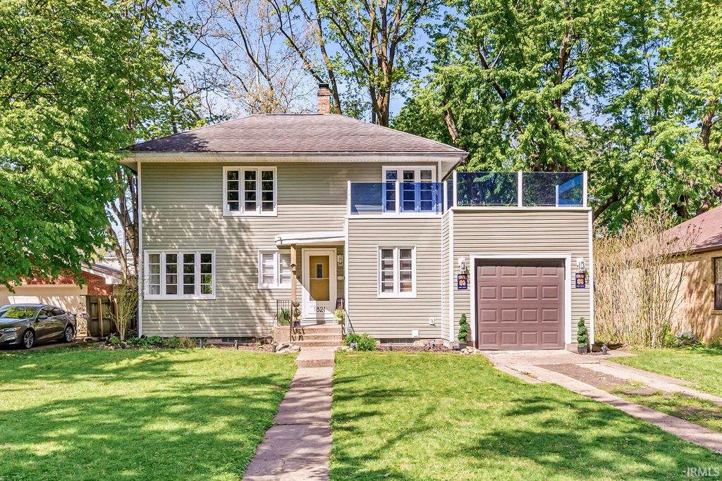 Photo of 1821 College Street, South Bend, IN 46628 (MLS # 202615870)