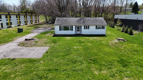 Tiny photo for 3731 E Market Street, Logansport, IN 46947 (MLS # 202612279)