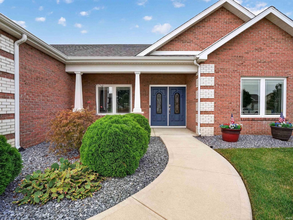 Photo of 8781 Alamasa Place, Fort Wayne, IN 46835 (MLS # 202637693)