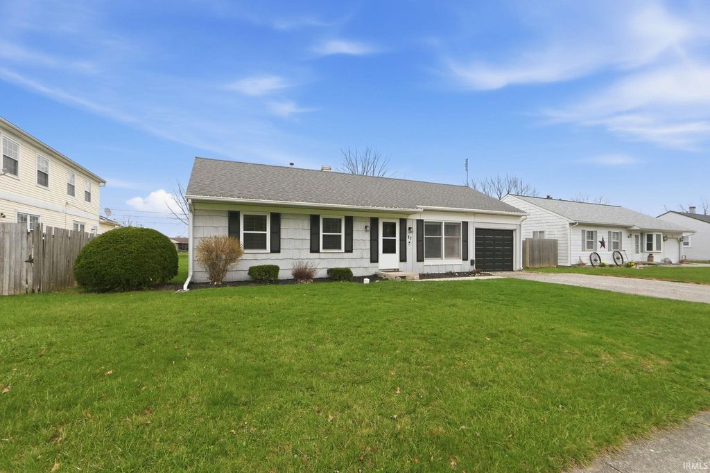 Photo of 17 Sunset Drive, Bluffton, IN 46714 (MLS # 202611003)